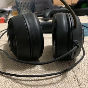 Razer Kraken Gaming Headset (Used but good condition)